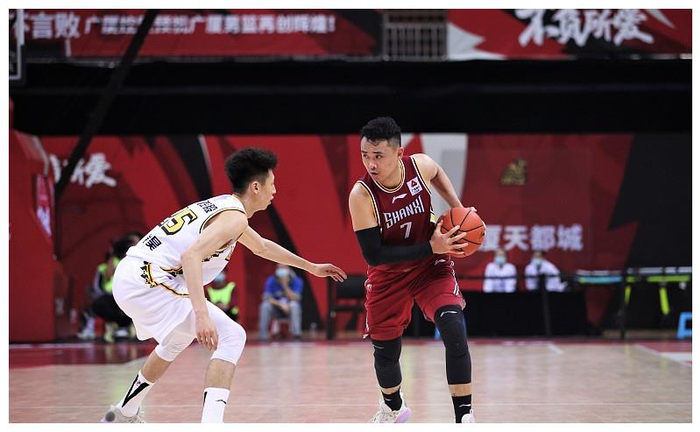 关于赵继伟赛点兑现，辽宁男篮淘汰明尼苏达森林狼晋级四强，主帅激动落泪的信息