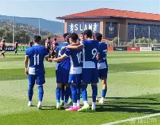 包含新疆男篮半决赛小胜马德里竞技，保罗砍下14记关键球，全场沸腾的词条